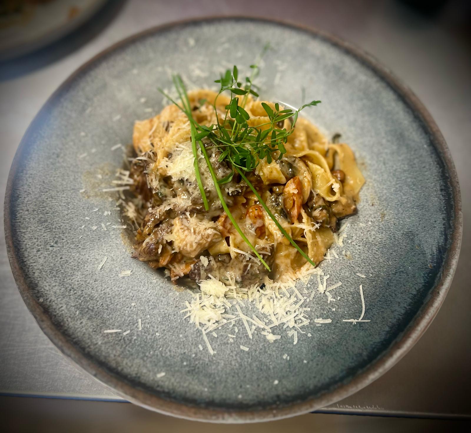 Tagliatelle cu muschi de vita